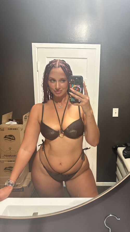 Photo 95 of YesJulz