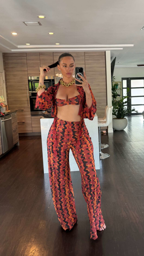 Photo 78 of YesJulz