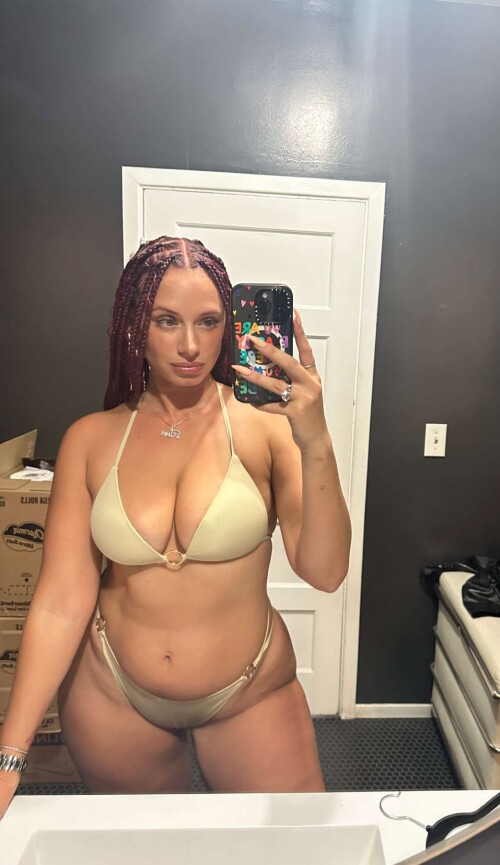 Photo 43 of YesJulz
