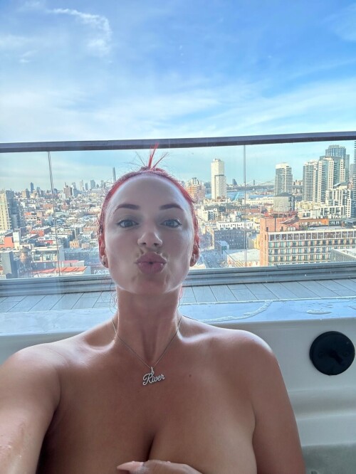 Photo 16 of YesJulz