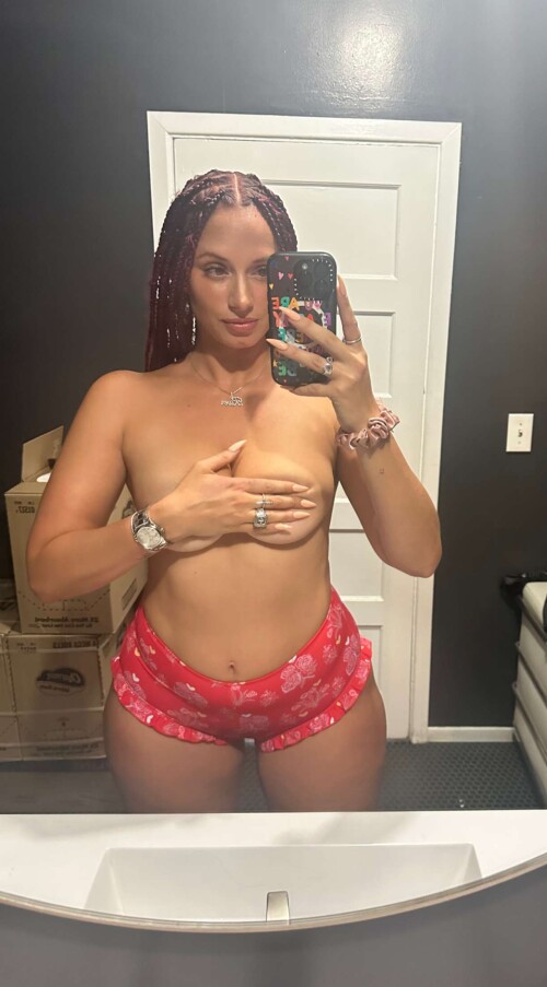 Photo 96 of YesJulz